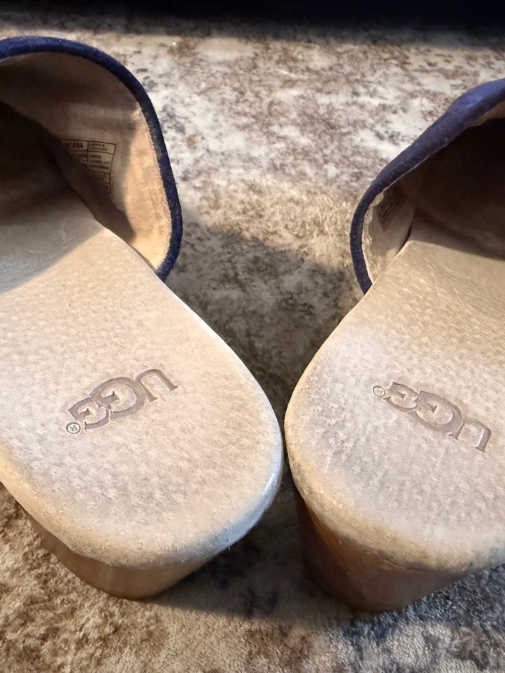 Ugg clog